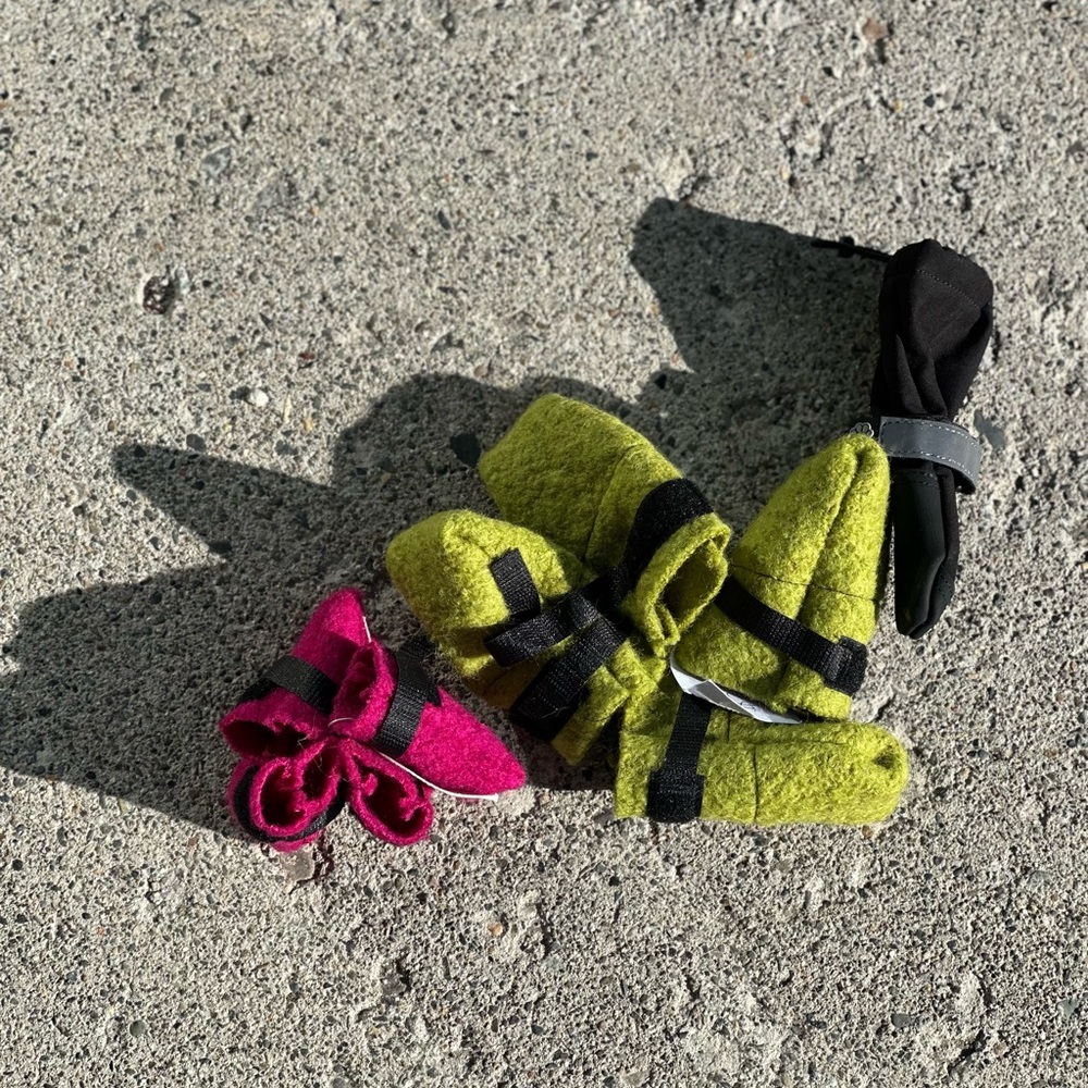 Kids' Pink and Green Felt mittens